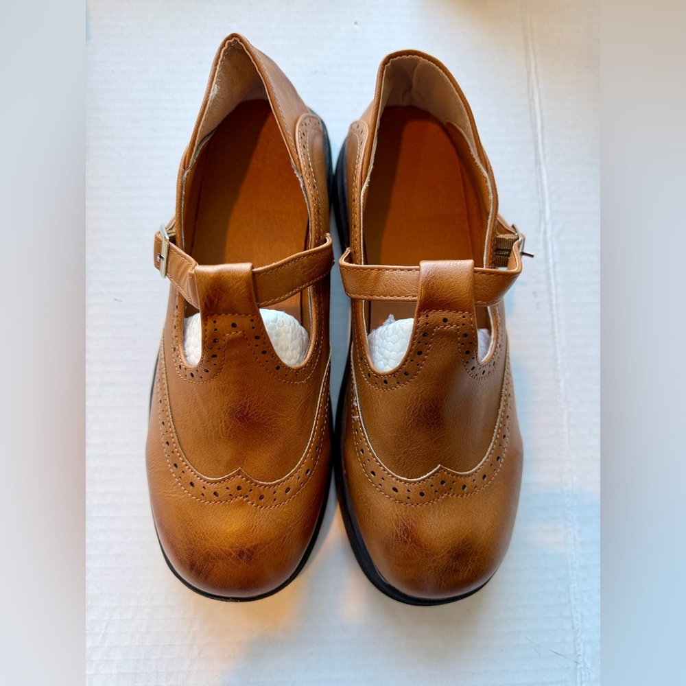 Classic Black and Brown Women's Mary Jane Brogue Loafers size 8 - Picture 9 of 10